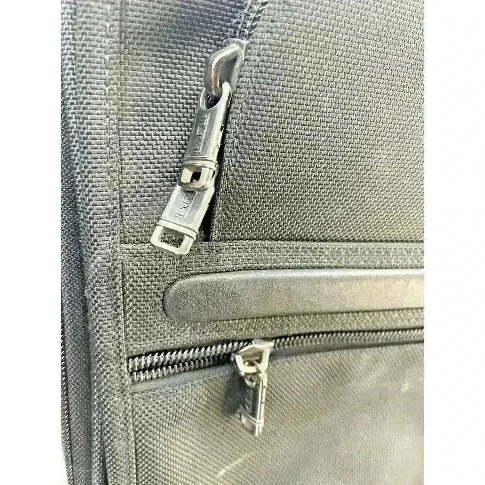 TUMI Alpha 21